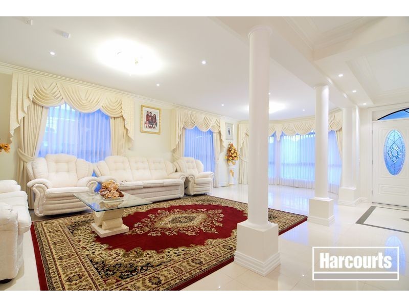 32 Grenfell Rise, Narre Warren South VIC 3805