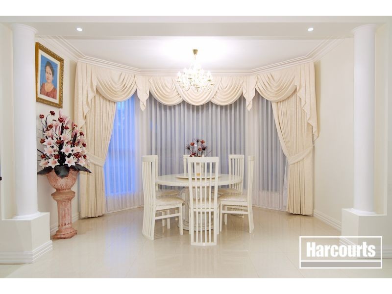 32 Grenfell Rise, Narre Warren South VIC 3805