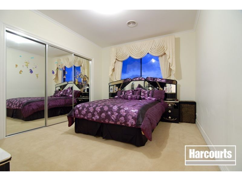 32 Grenfell Rise, Narre Warren South VIC 3805