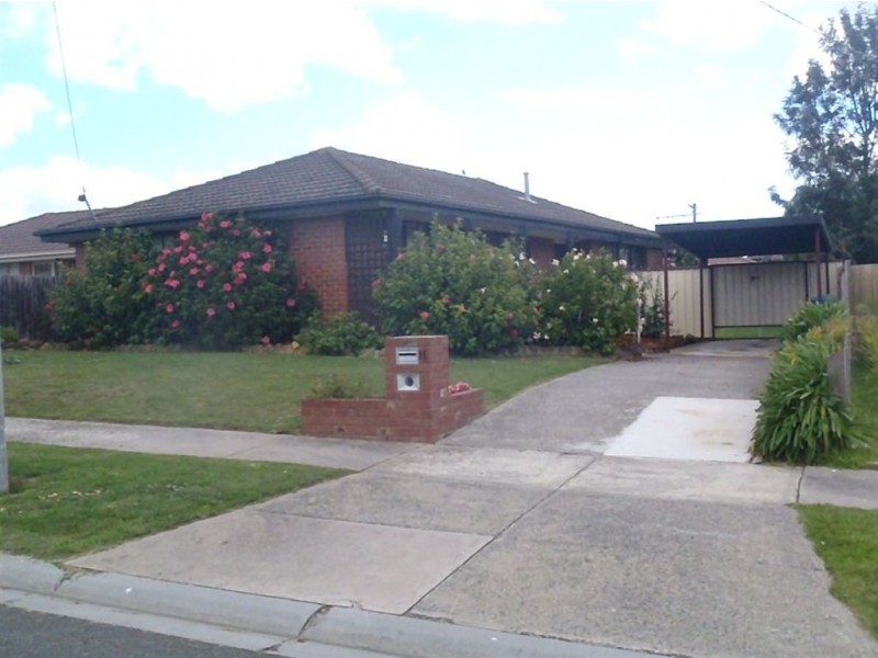 11 Heather Court, Hampton Park VIC 3976