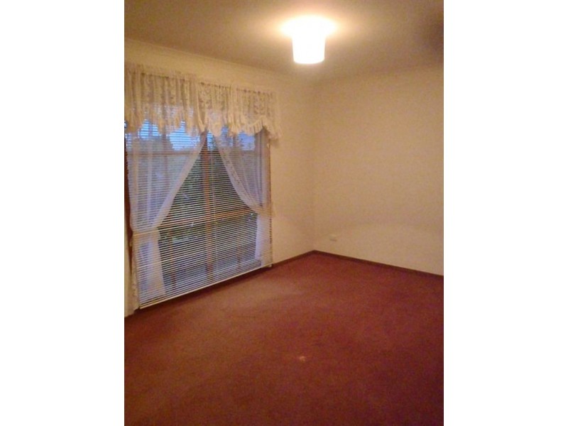 11 Heather Court, Hampton Park VIC 3976