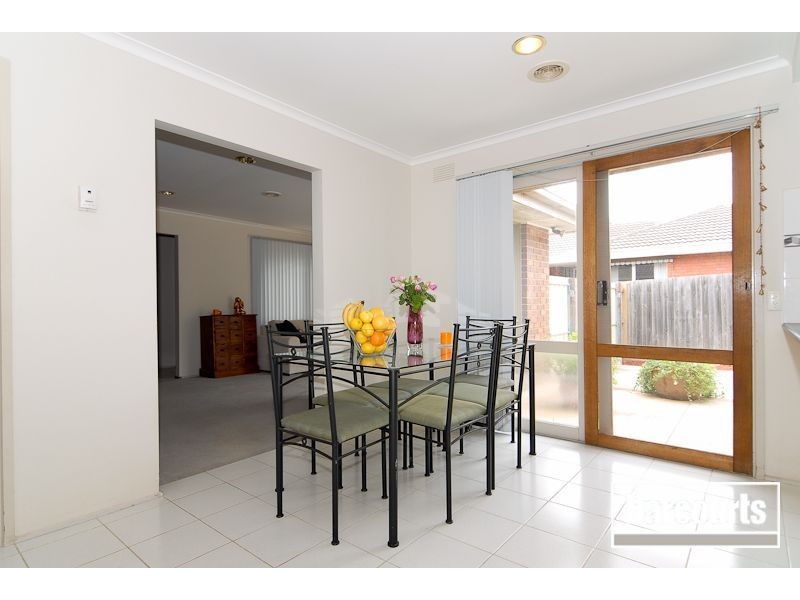 12 Ravensthorpe Crescent, Narre Warren VIC 3805