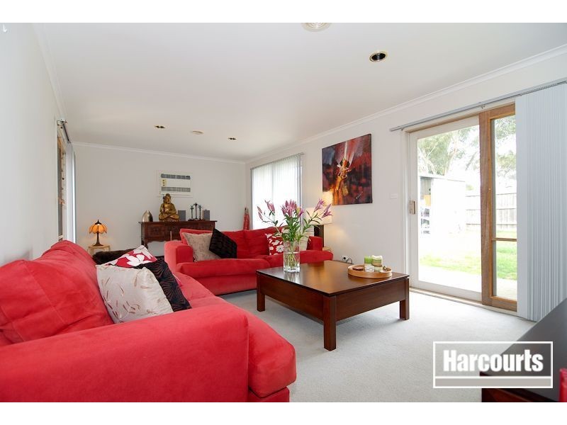 12 Ravensthorpe Crescent, Narre Warren VIC 3805