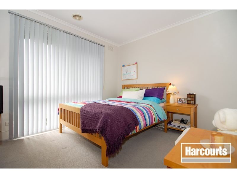 12 Ravensthorpe Crescent, Narre Warren VIC 3805