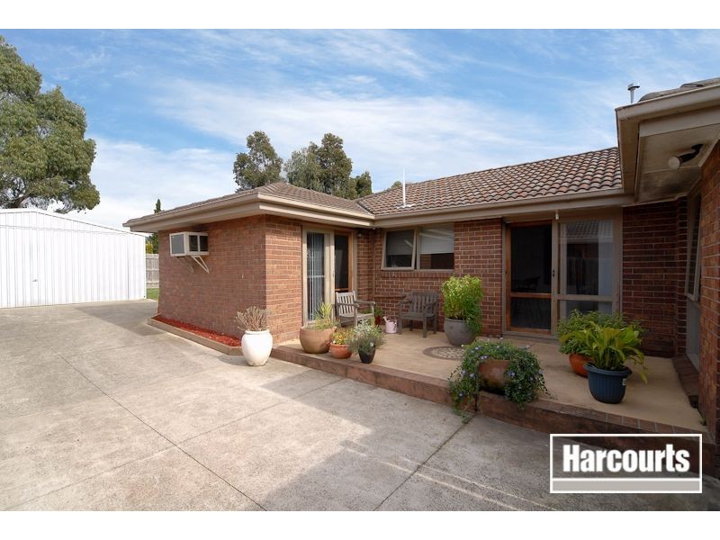 12 Ravensthorpe Crescent, Narre Warren VIC 3805