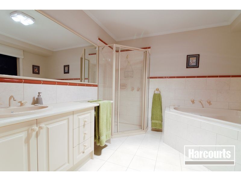 6 Apple blossom Court, Narre Warren South VIC 3805