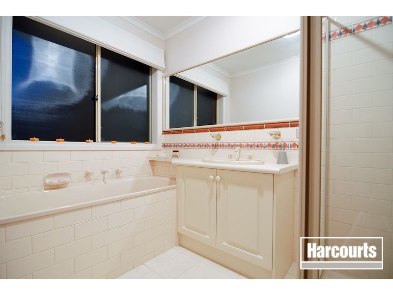 6 Apple blossom Court, Narre Warren South VIC 3805