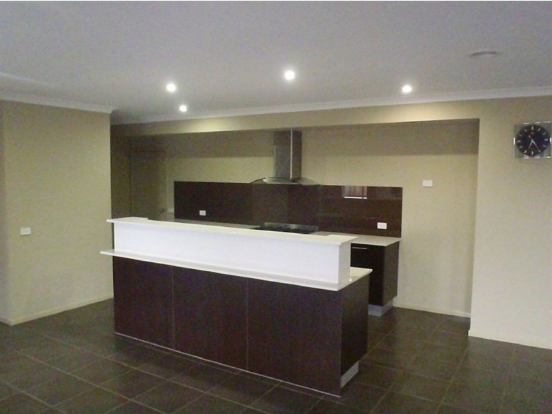 7 Bunbury Avenue, Narre Warren VIC 3805