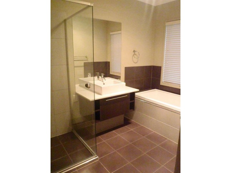 7 Bunbury Avenue, Narre Warren VIC 3805