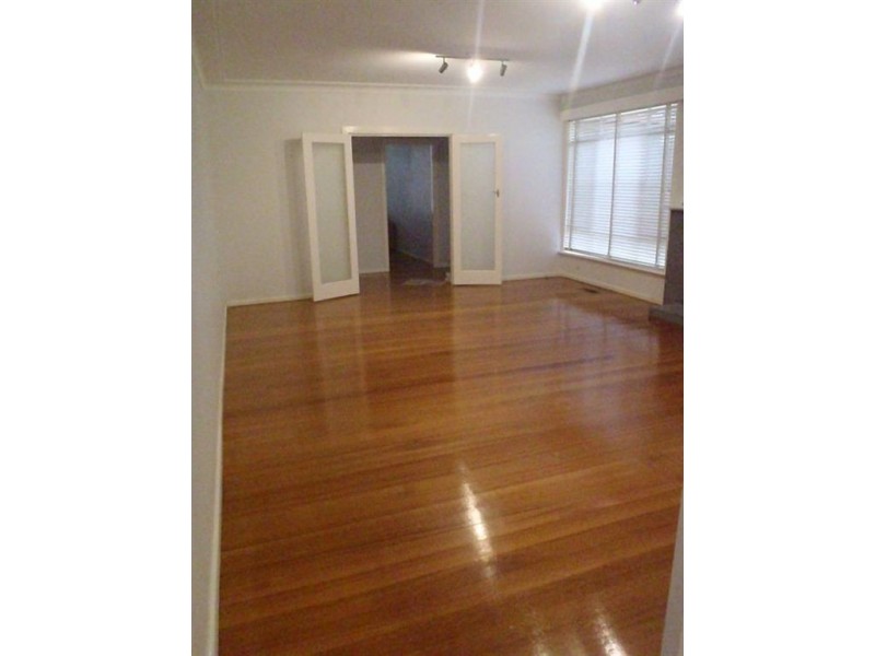 2 Crawley Road, Narre Warren North VIC 3804