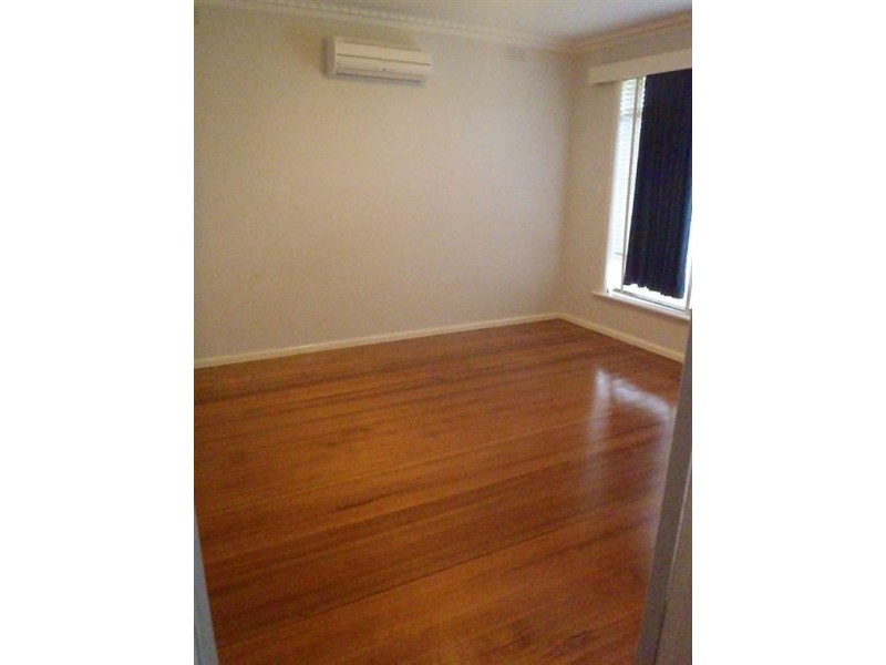 2 Crawley Road, Narre Warren North VIC 3804