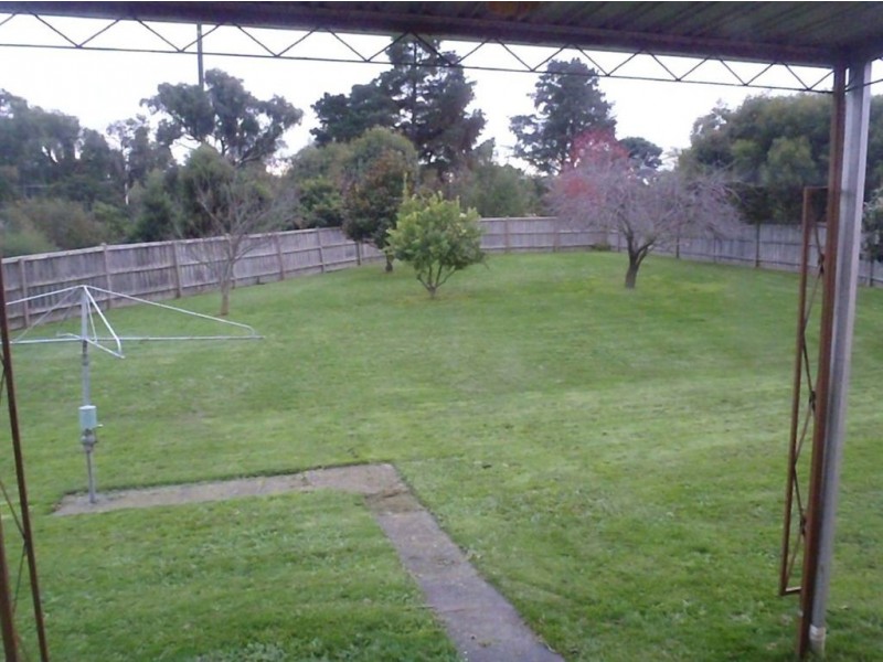 2 Crawley Road, Narre Warren North VIC 3804