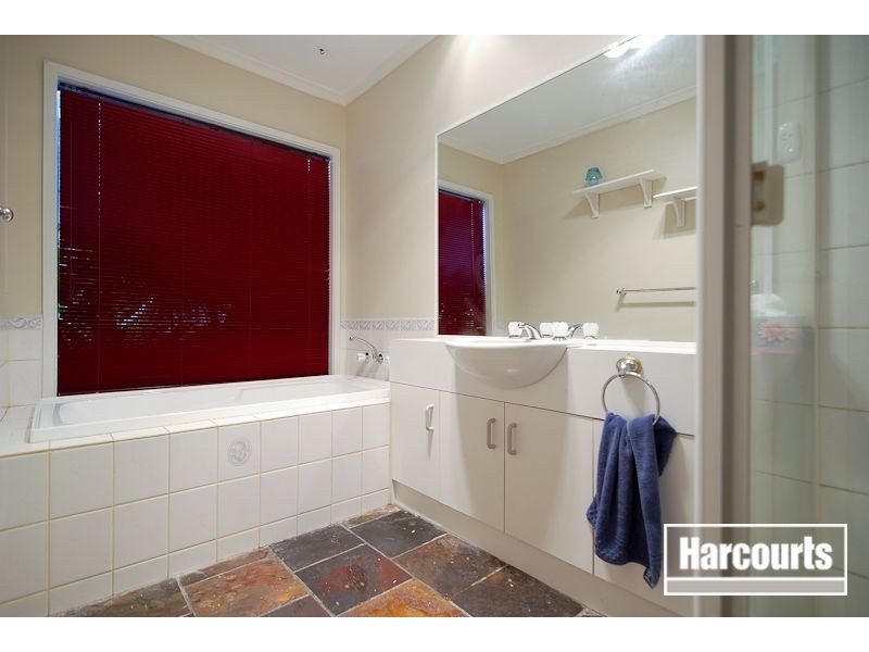 27 Terrapin Drive, Narre Warren South VIC 3805