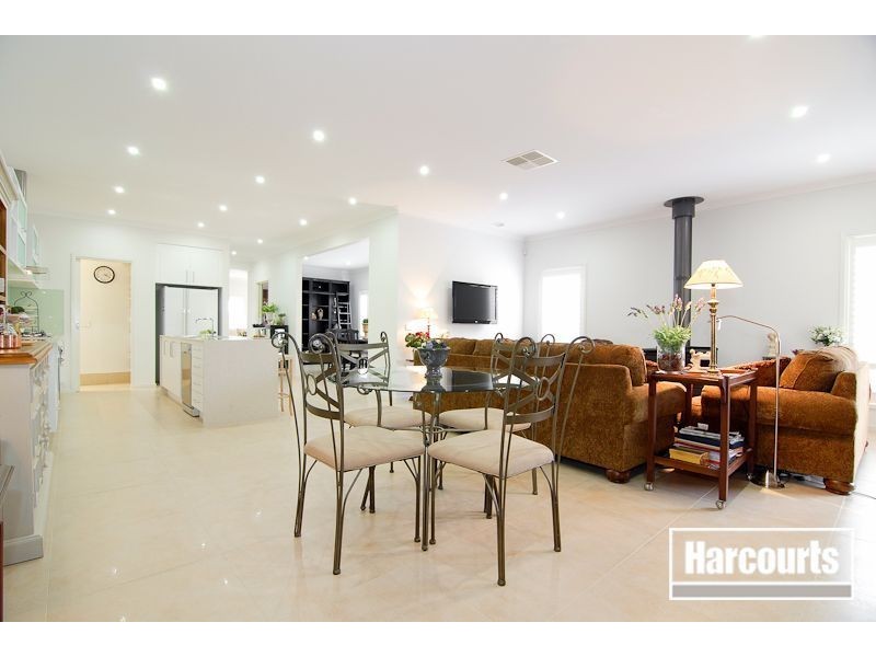 7 Discovery Avenue, Cranbourne North VIC 3977