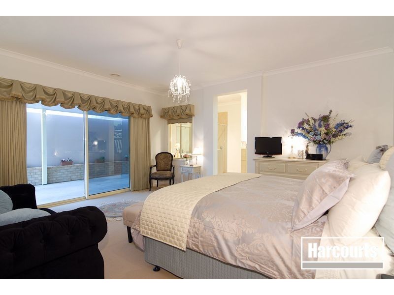 7 Discovery Avenue, Cranbourne North VIC 3977