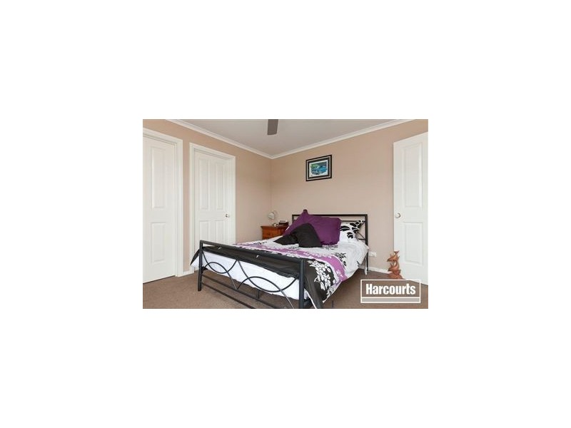 9 Wallangara Drive, Pakenham VIC 3810