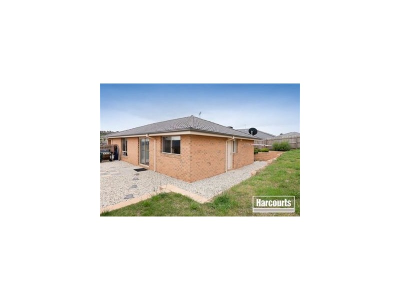 9 Wallangara Drive, Pakenham VIC 3810