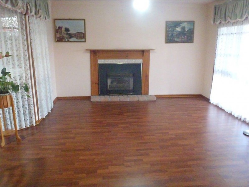 13 Nettle Drive, Hallam VIC 3803