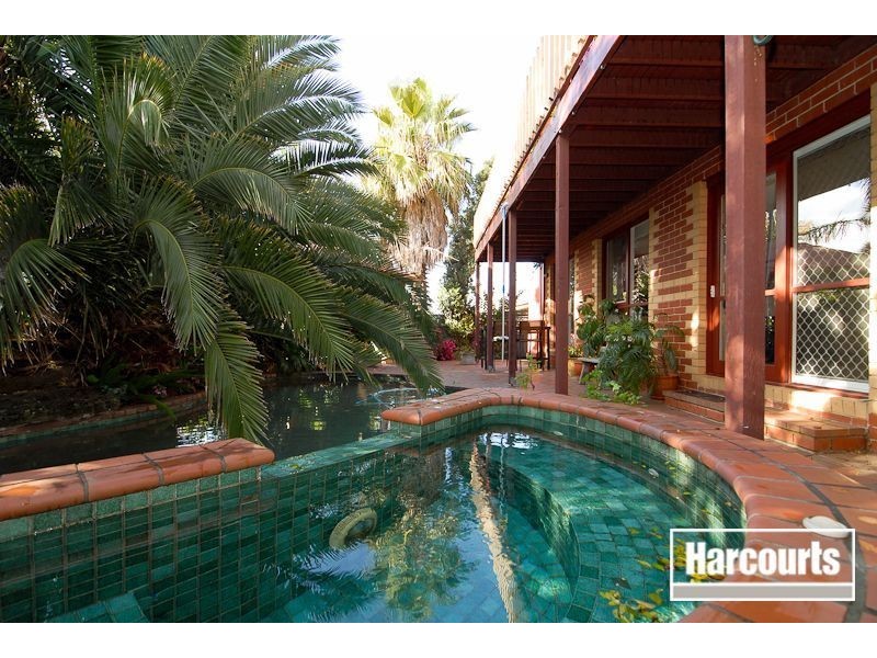 38 Crystal Brook Court, Narre Warren South VIC 3805