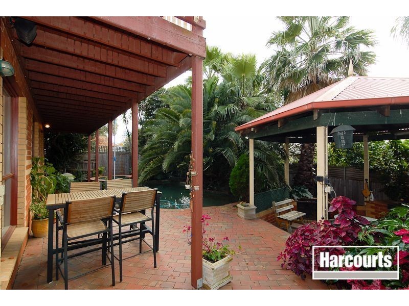 38 Crystal Brook Court, Narre Warren South VIC 3805