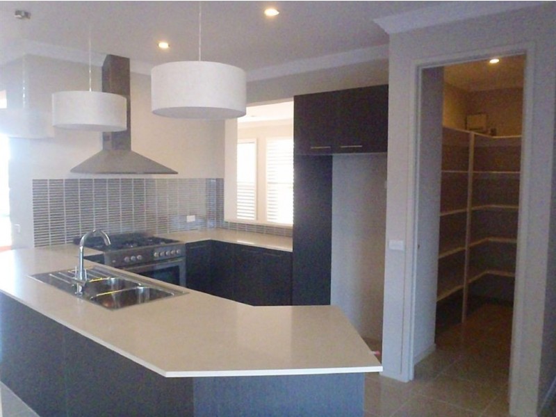 20 Kindred Drive, Cranbourne North VIC 3977