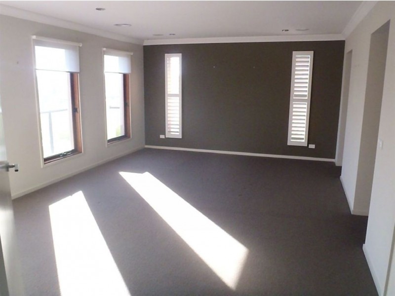 20 Kindred Drive, Cranbourne North VIC 3977