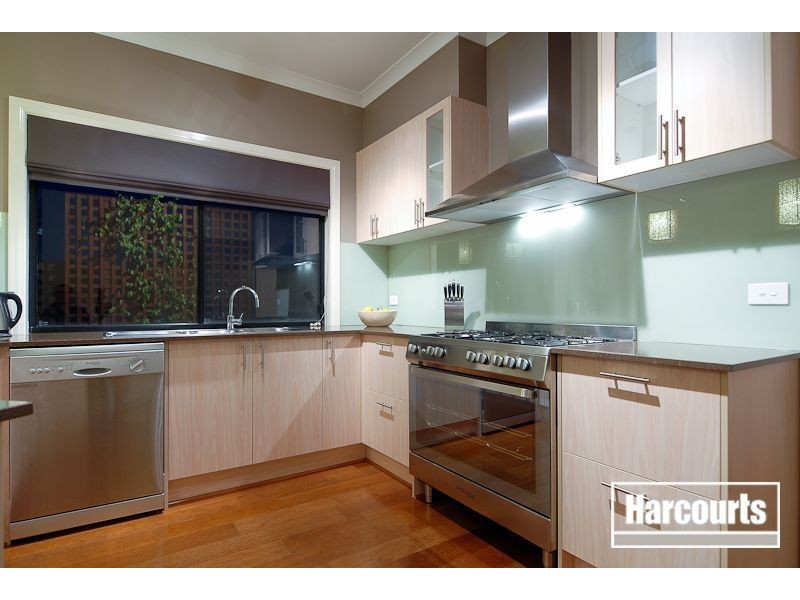 4 Middlesex Court, Cranbourne North VIC 3977