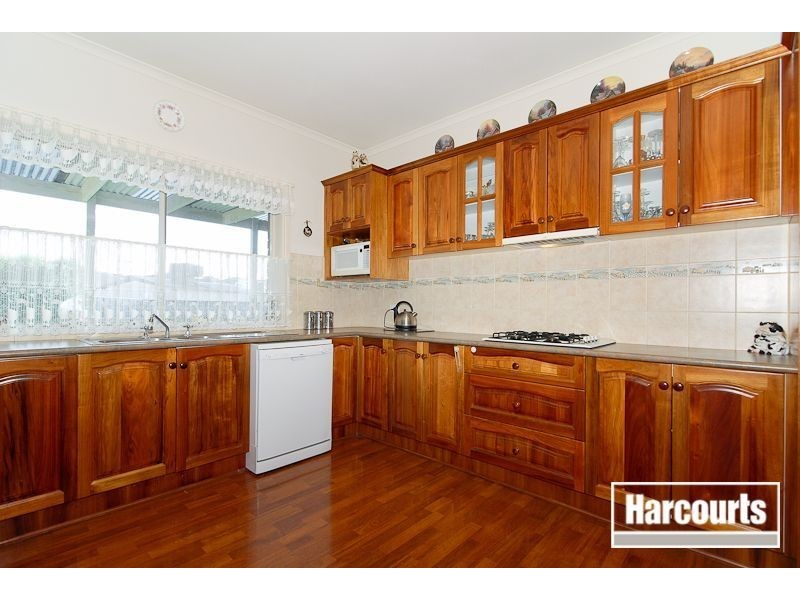 4 Clapton Court, Cranbourne East VIC 3977