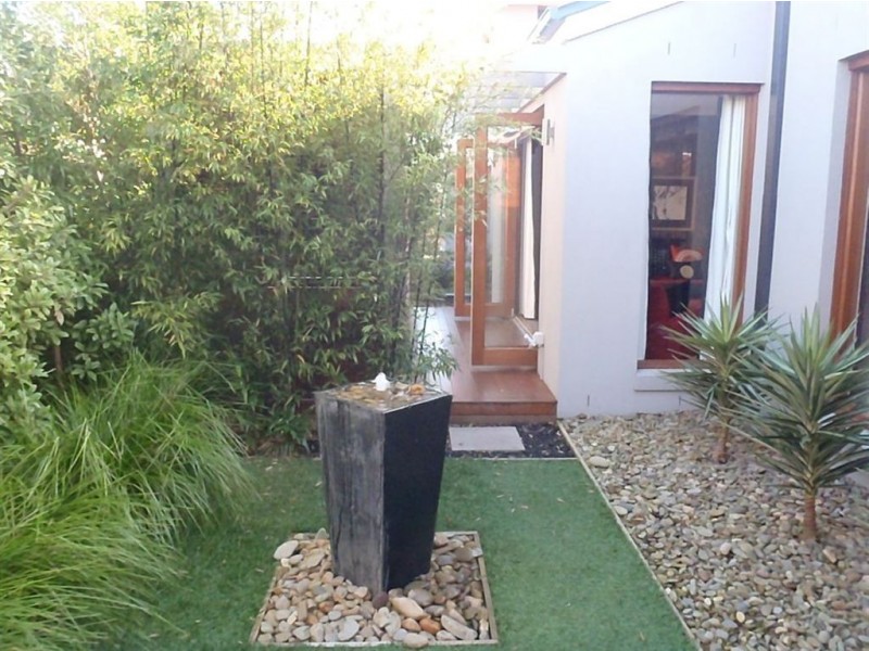7 Nature Circuit, Cranbourne North VIC 3977