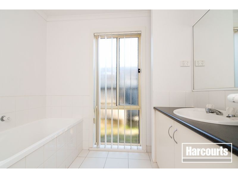 10 Carly Close, Narre Warren South VIC 3805