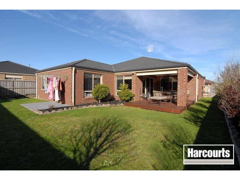 40 Von Nida Drive, Cranbourne North VIC 3977