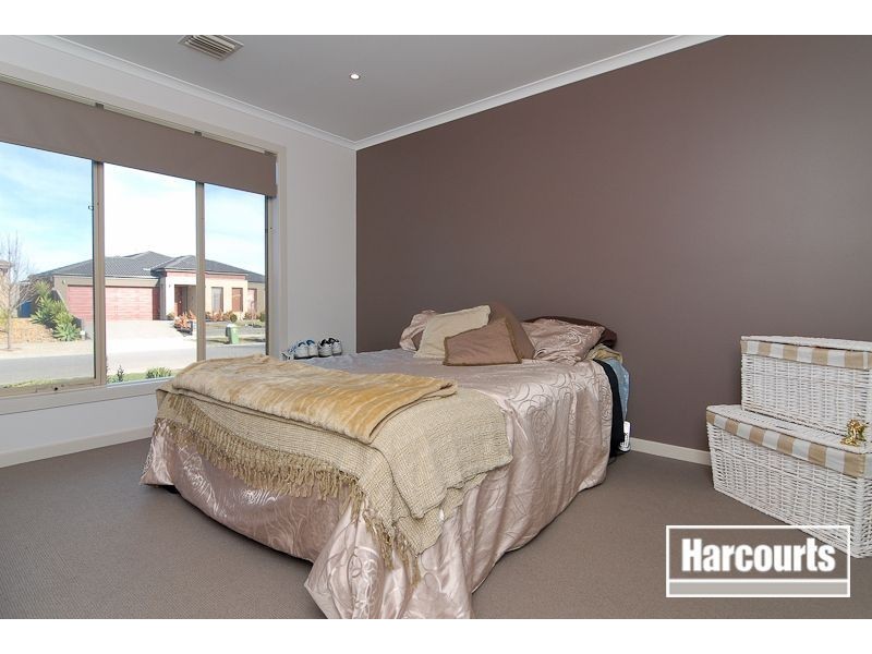 40 Von Nida Drive, Cranbourne North VIC 3977