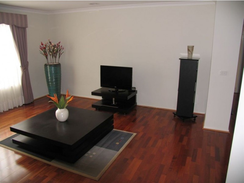 19 Trevino Way, Cranbourne North VIC 3977