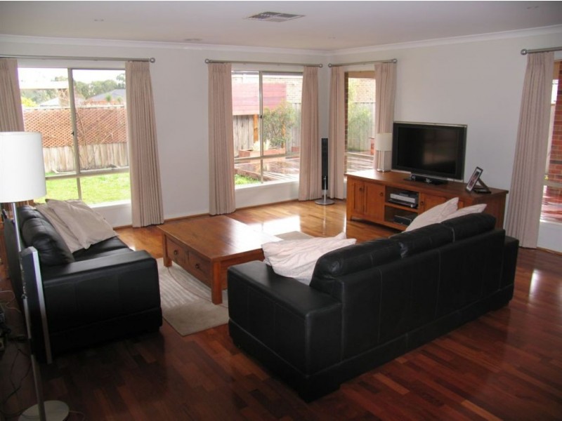 19 Trevino Way, Cranbourne North VIC 3977