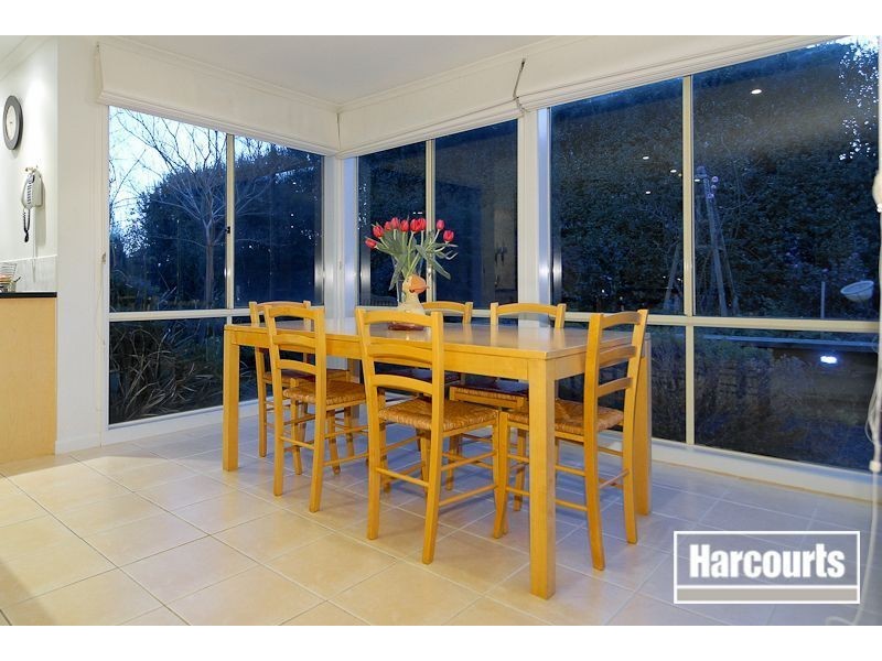 122 Robinswood Parade, Narre Warren South VIC 3805