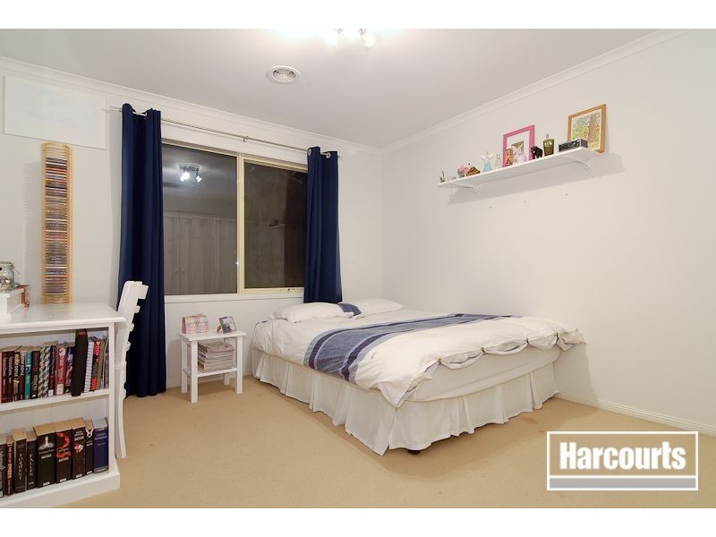 122 Robinswood Parade, Narre Warren South VIC 3805