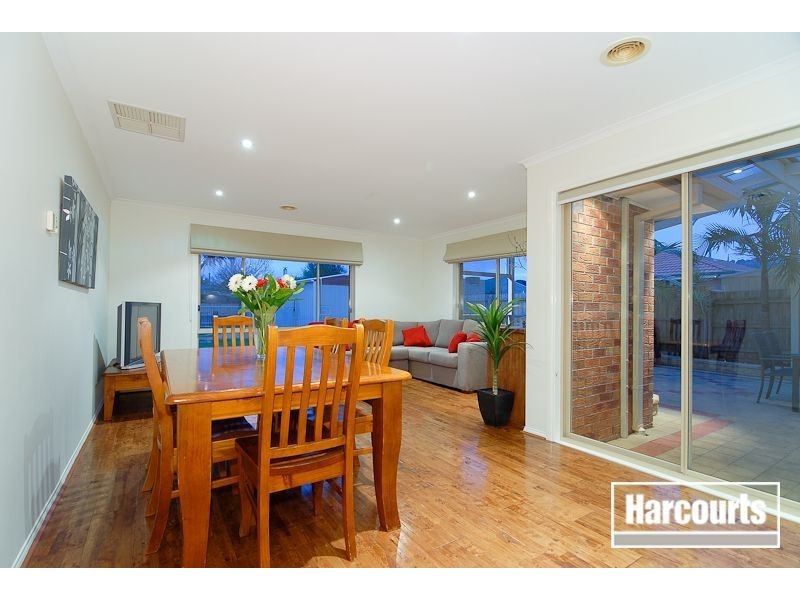 27 Leonie Court, Narre Warren VIC 3805