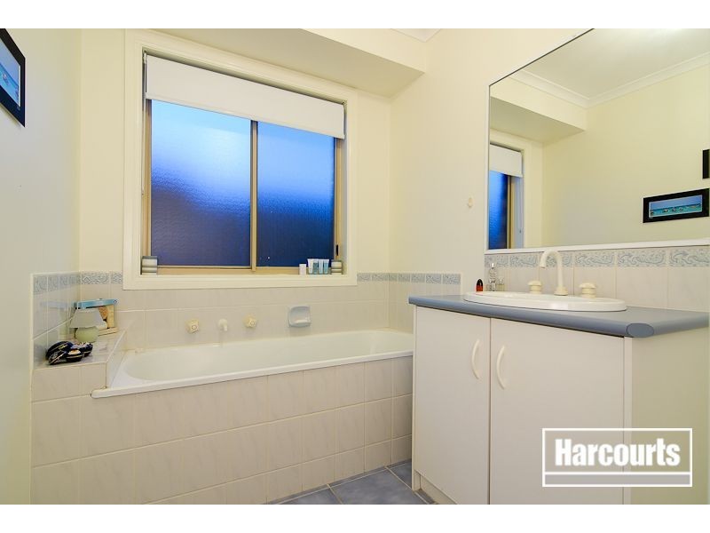 27 Leonie Court, Narre Warren VIC 3805