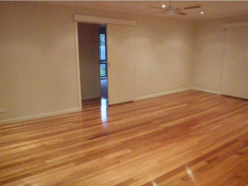 8 Linton Court, Berwick VIC 3806