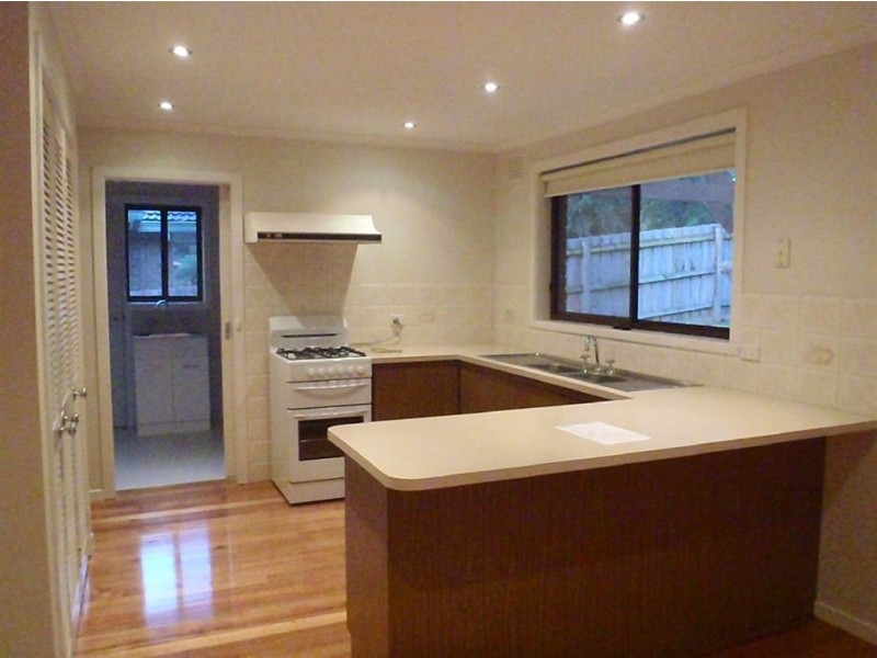 8 Linton Court, Berwick VIC 3806
