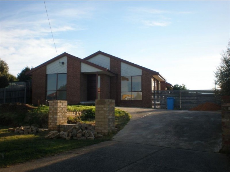 13 Patricia Court, Hampton Park VIC 3976