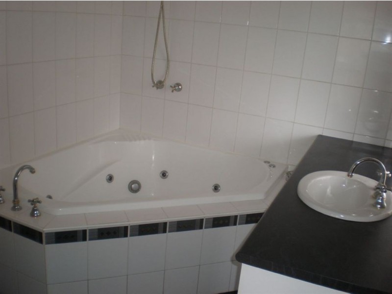 53 Valleyfair Drive, Narre Warren VIC 3805