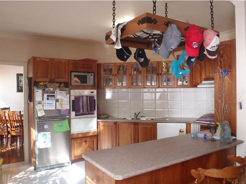 10 Amberly Park Drive, Narre Warren South VIC 3805