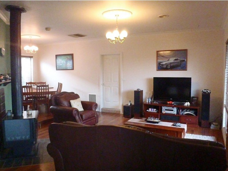 10 Amberly Park Drive, Narre Warren South VIC 3805