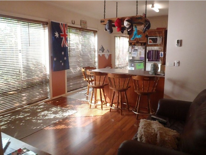 10 Amberly Park Drive, Narre Warren South VIC 3805