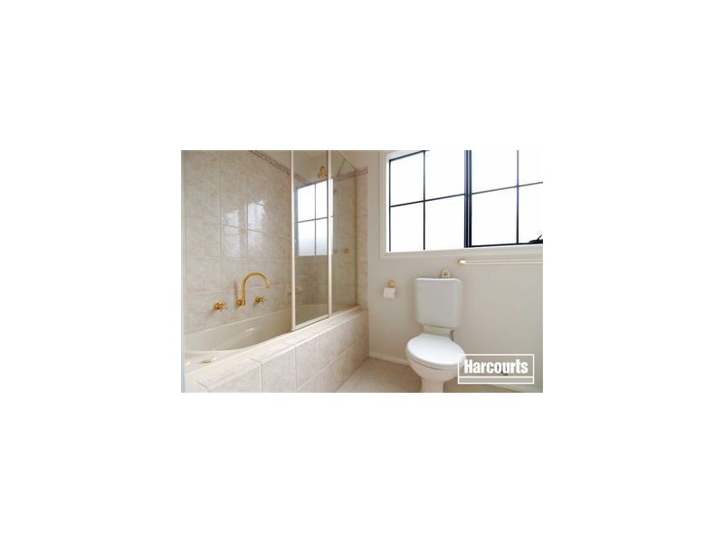 4/40-44 Warrawong Drive, Berwick VIC 3806