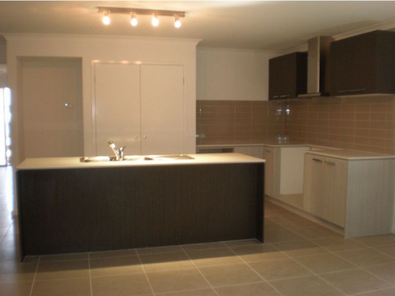 5 Morgan Way, Pakenham VIC 3810