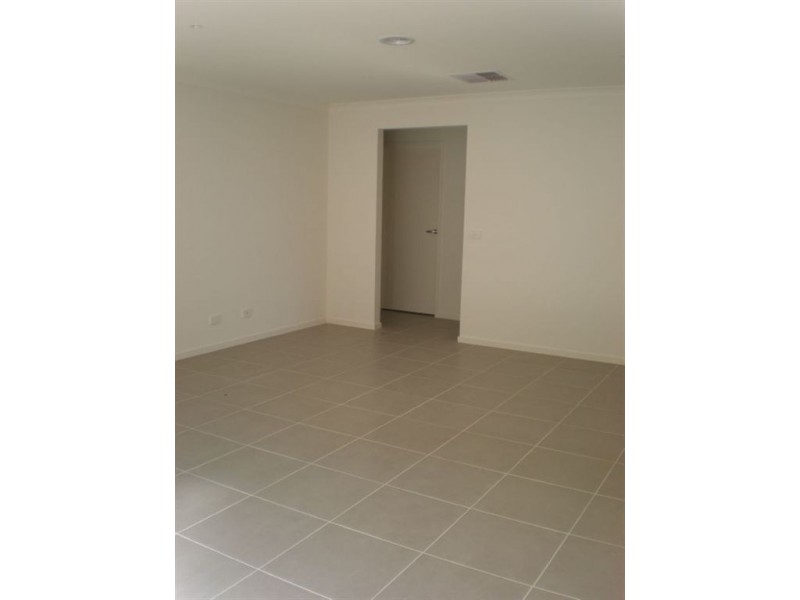 5 Morgan Way, Pakenham VIC 3810