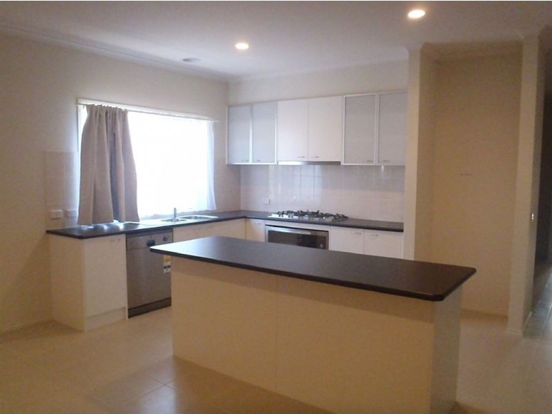 33 Ryelands Drive, Narre Warren VIC 3805