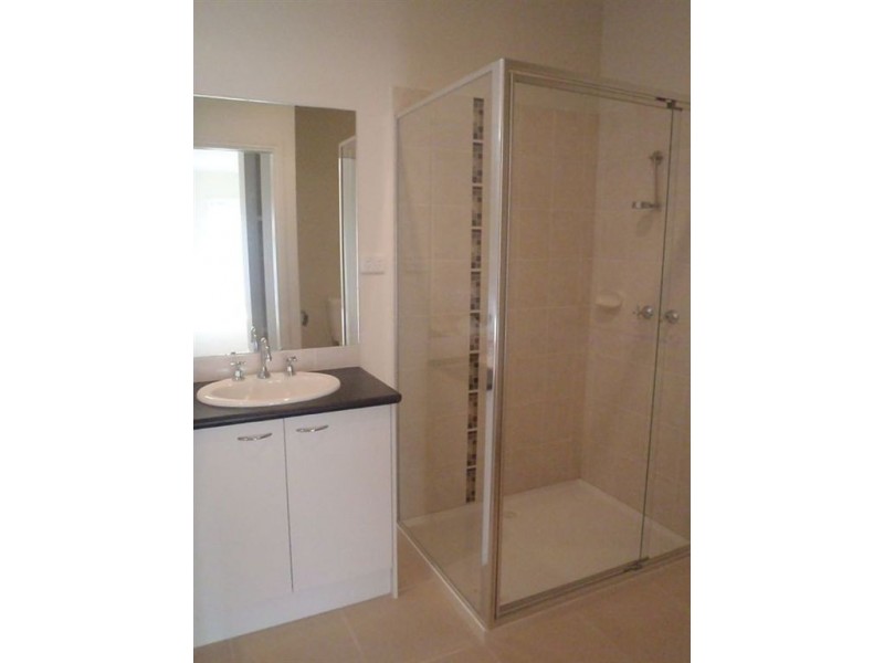 33 Ryelands Drive, Narre Warren VIC 3805